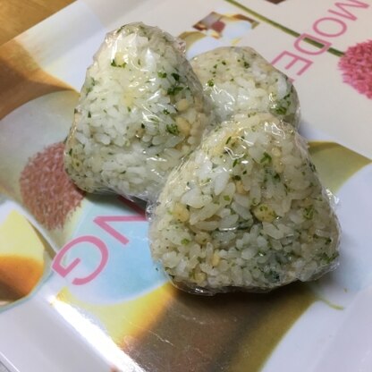 青海苔の香りがとても良いですね。彩りも綺麗です。